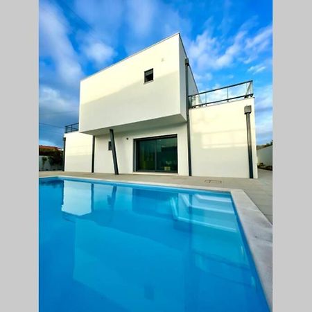 New And Modern 3 Bedroom Villa With Private Heated Pool Near Nazare Sao Martinho do Porto Exterior photo
