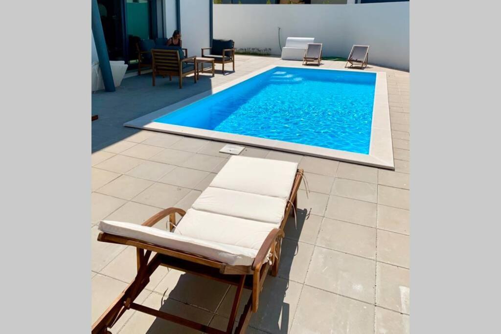 New And Modern 3 Bedroom Villa With Private Heated Pool Near Nazare Sao Martinho do Porto Exterior photo