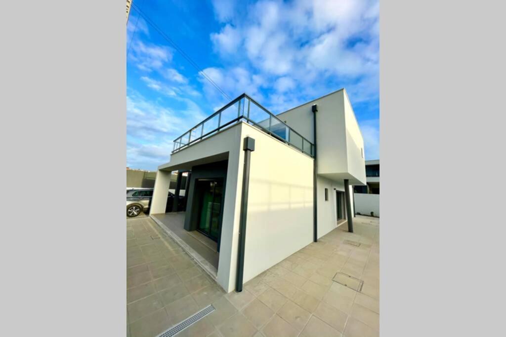 New And Modern 3 Bedroom Villa With Private Heated Pool Near Nazare Sao Martinho do Porto Exterior photo
